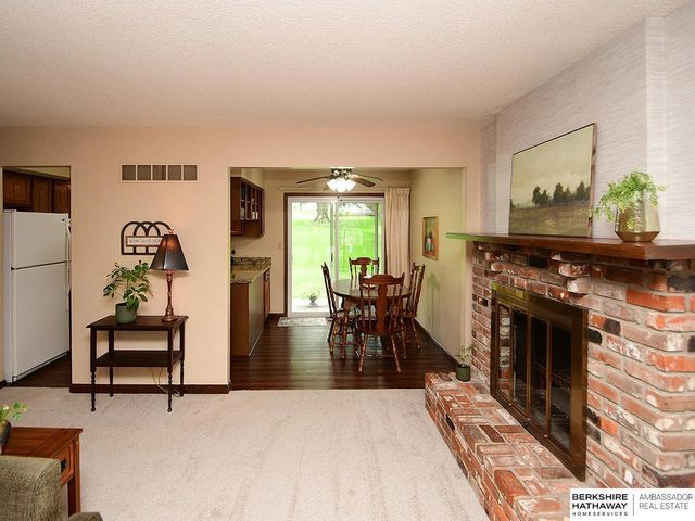 5907 Deerwood Drive, Lincoln, NE 68516