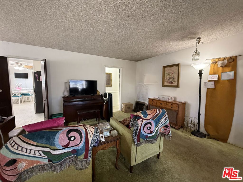 3810 S Dunsmuir Avenue, Los Angeles, CA 90008 — photo 4