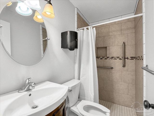 1007 W Wright St, Pensacola, FL 32502