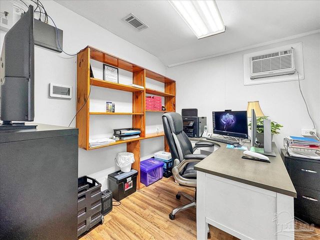 1007 W Wright St, Pensacola, FL 32502