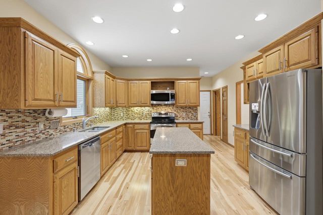 5948 Woods Edge Road, Fitchburg, WI 53711