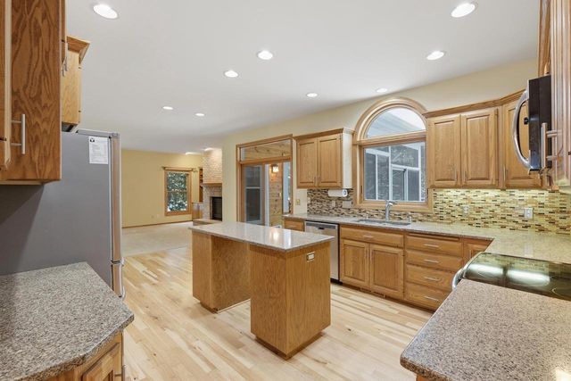 5948 Woods Edge Road, Fitchburg, WI 53711