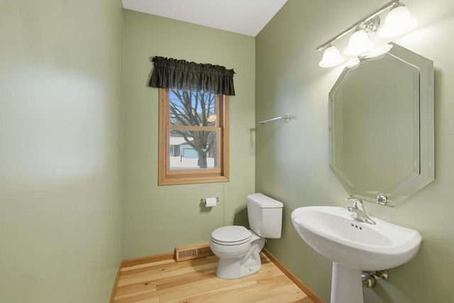 5948 Woods Edge Road, Fitchburg, WI 53711