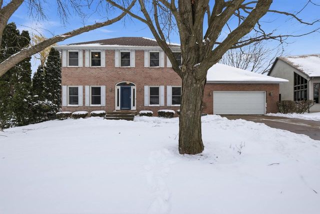 5948 Woods Edge Road, Fitchburg, WI 53711