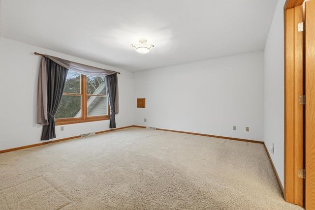 5948 Woods Edge Road, Fitchburg, WI 53711