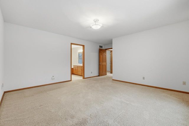 5948 Woods Edge Road, Fitchburg, WI 53711