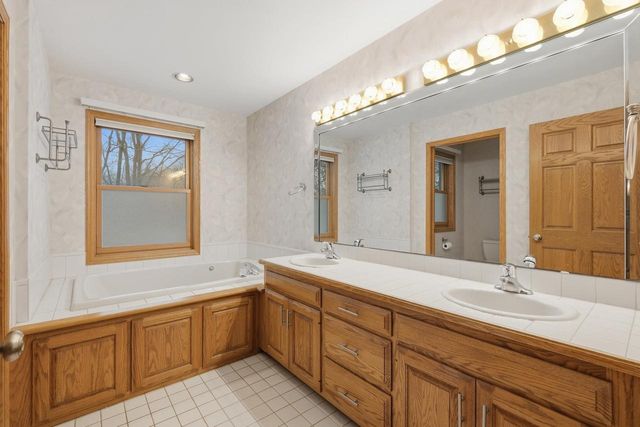 5948 Woods Edge Road, Fitchburg, WI 53711