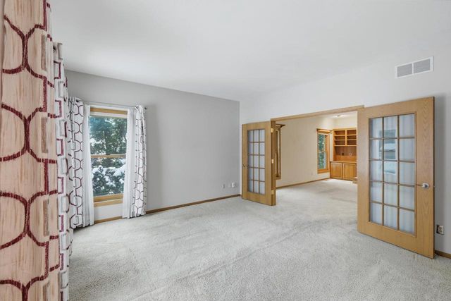 5948 Woods Edge Road, Fitchburg, WI 53711