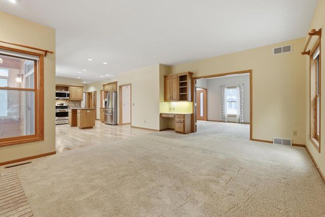 5948 Woods Edge Road, Fitchburg, WI 53711