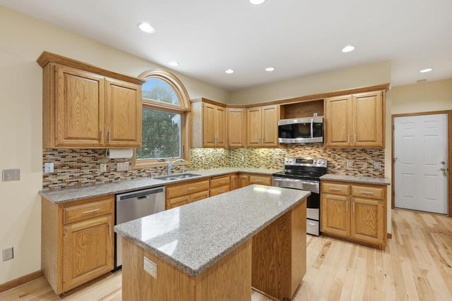 5948 Woods Edge Road, Fitchburg, WI 53711