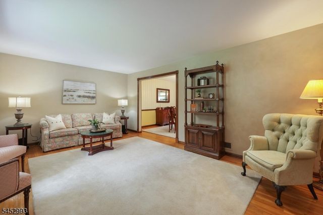 3 Ivy Ln, Hillsborough Twp., NJ 08844