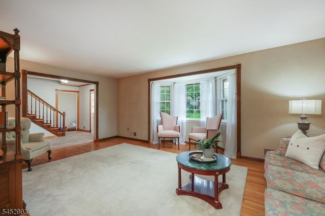 3 Ivy Ln, Hillsborough Twp., NJ 08844