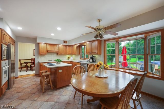3 Ivy Ln, Hillsborough Twp., NJ 08844