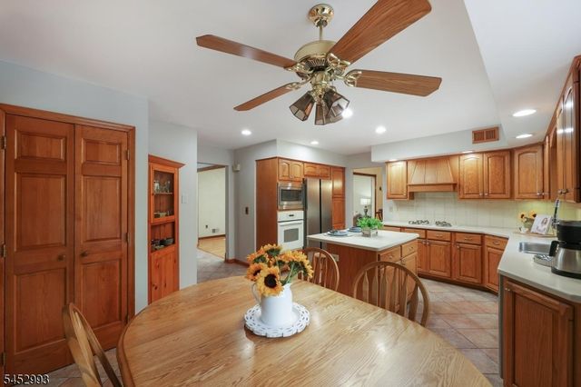 3 Ivy Ln, Hillsborough Twp., NJ 08844