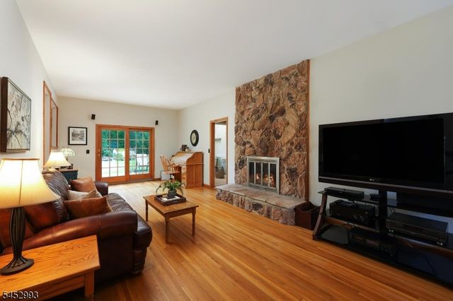 3 Ivy Ln, Hillsborough Twp., NJ 08844
