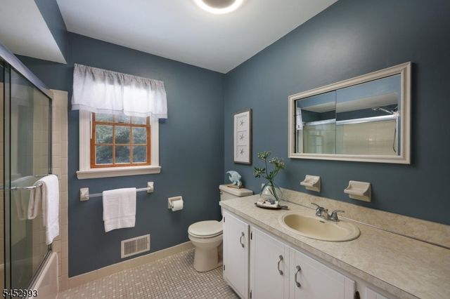 3 Ivy Ln, Hillsborough Twp., NJ 08844