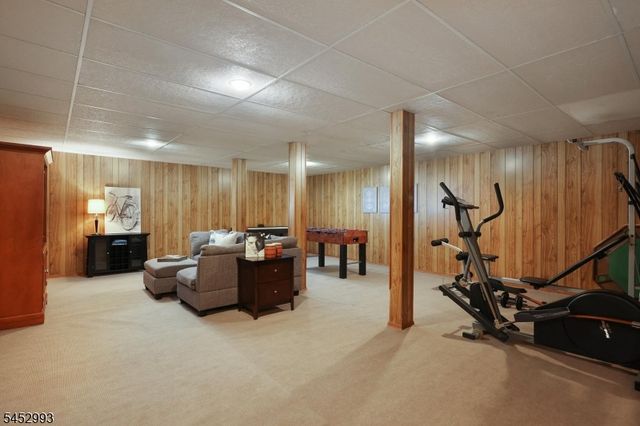 3 Ivy Ln, Hillsborough Twp., NJ 08844