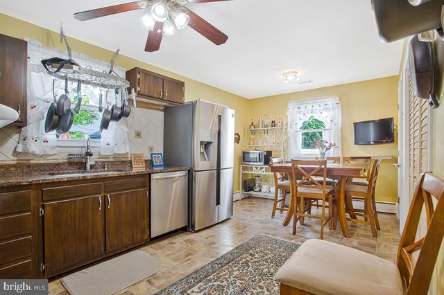 3714 3RD AVE, Edgewater, MD 21037