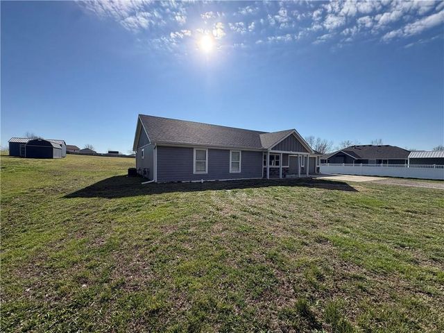 203 VALLEY Street, Lathrop, MO 64465