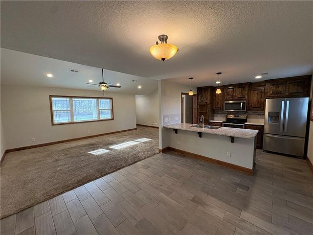 203 VALLEY Street, Lathrop, MO 64465