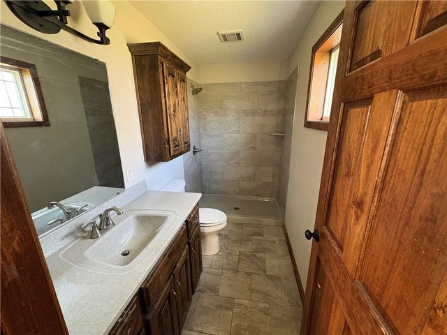 203 VALLEY Street, Lathrop, MO 64465