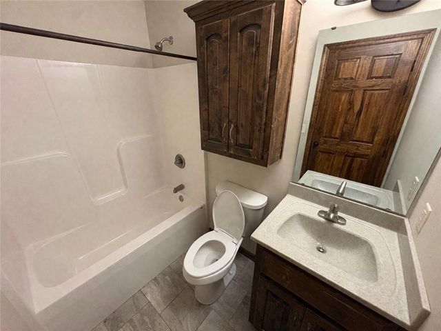 203 VALLEY Street, Lathrop, MO 64465