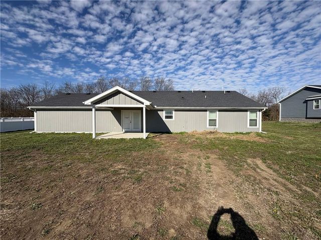 203 VALLEY Street, Lathrop, MO 64465