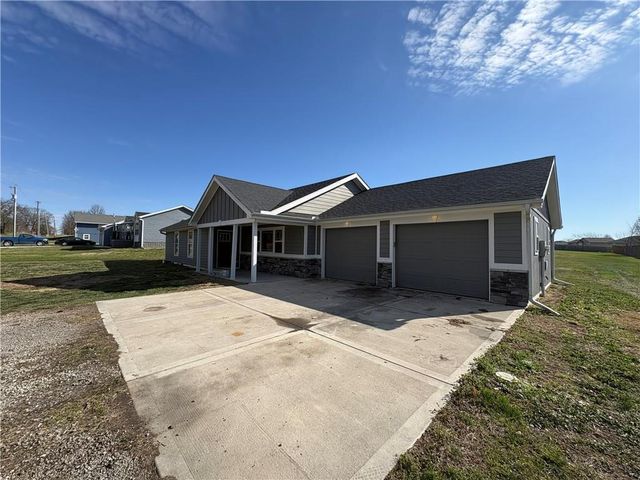 203 VALLEY Street, Lathrop, MO 64465