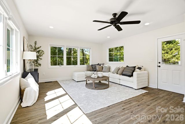 711 Concord Road, Davidson, NC 28036