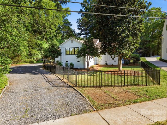 711 Concord Road, Davidson, NC 28036