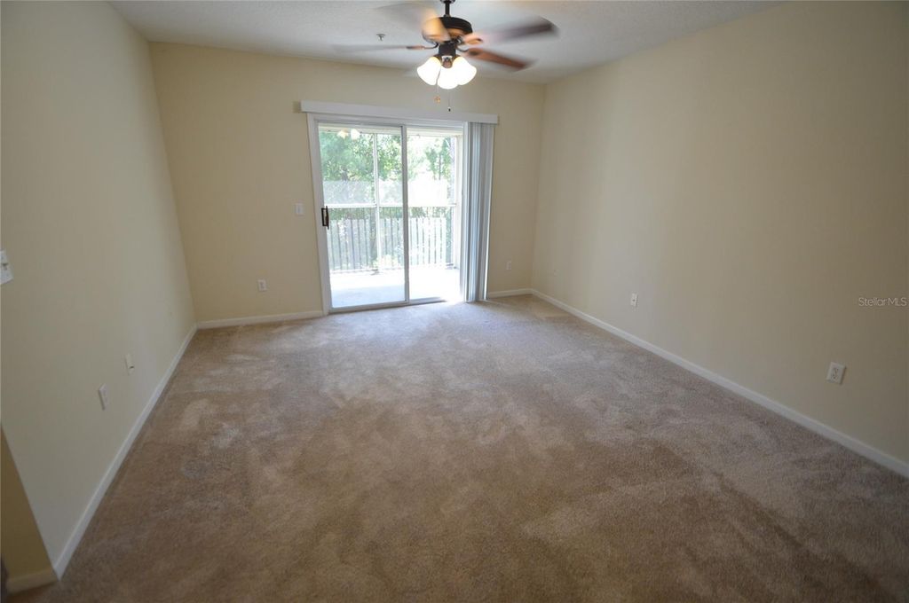 Image 2 of property listing at 737 CREST PINES DRIVE 634, Orlando, FL 32828