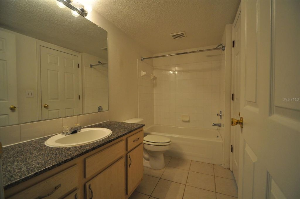 Image 7 of property listing at 737 CREST PINES DRIVE 634, Orlando, FL 32828