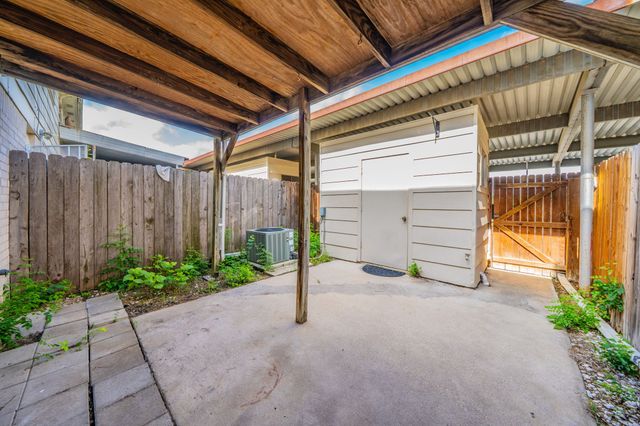 36 W Creek Lane, Grand Prairie, TX 75052