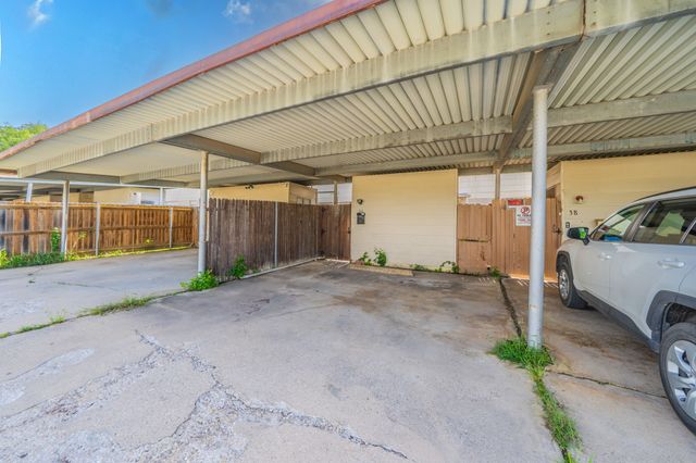 36 W Creek Lane, Grand Prairie, TX 75052