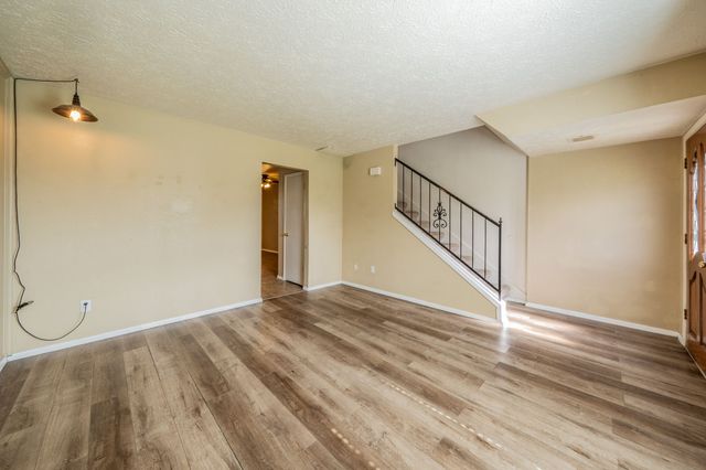 36 W Creek Lane, Grand Prairie, TX 75052