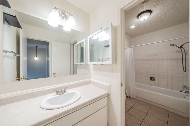 36 W Creek Lane, Grand Prairie, TX 75052