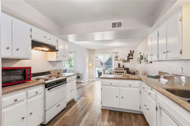 25259 Avenida Dorena, Newhall, CA 91321