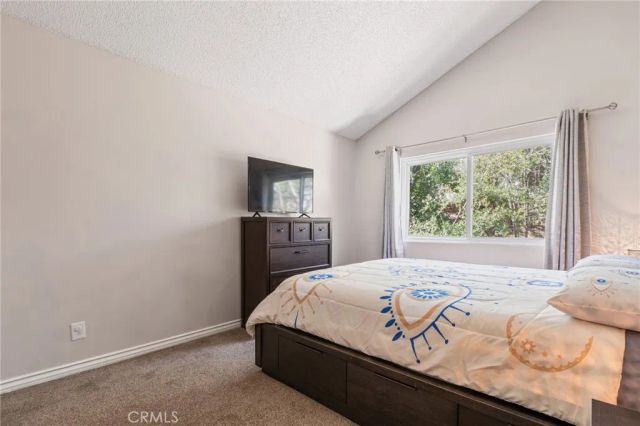 25259 Avenida Dorena, Newhall, CA 91321