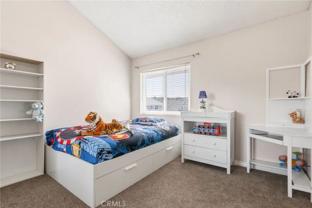 25259 Avenida Dorena, Newhall, CA 91321