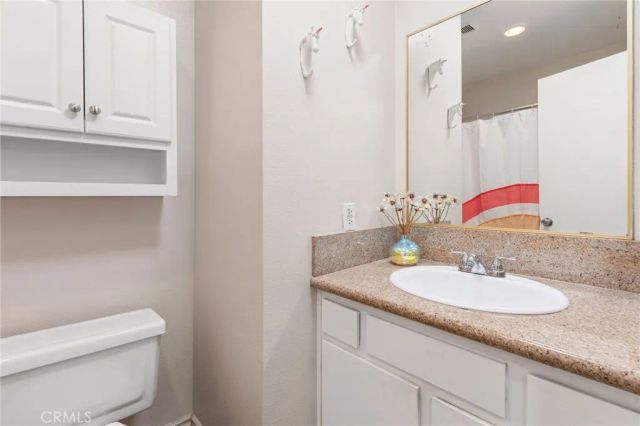 25259 Avenida Dorena, Newhall, CA 91321