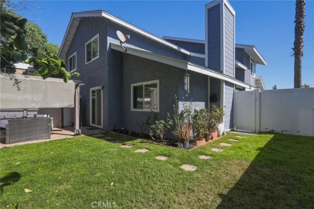 25259 Avenida Dorena, Newhall, CA 91321