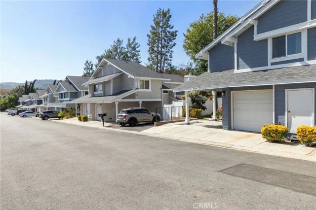 25259 Avenida Dorena, Newhall, CA 91321
