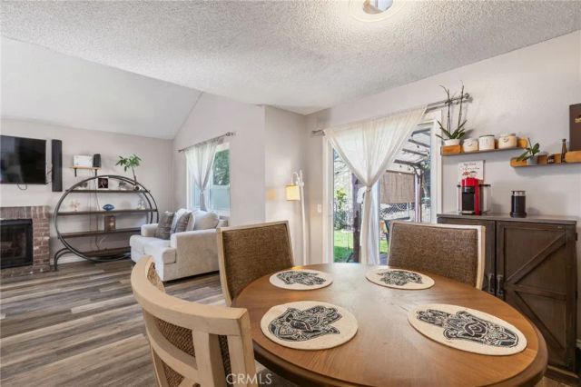 25259 Avenida Dorena, Newhall, CA 91321