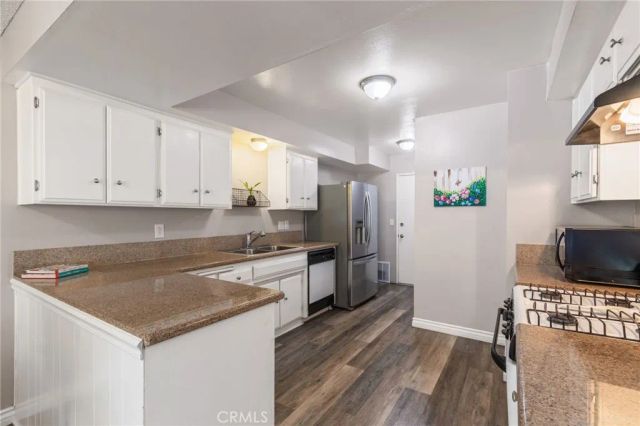 25259 Avenida Dorena, Newhall, CA 91321