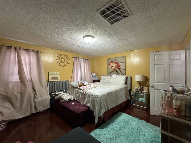 35 Loomis Street, Hartford, CT 06120