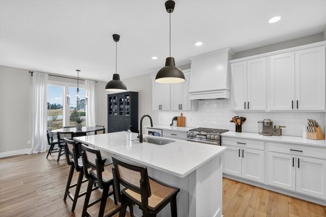 392 S 91st Street, West Des Moines, IA 50266