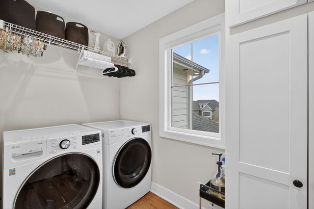 392 S 91st Street, West Des Moines, IA 50266