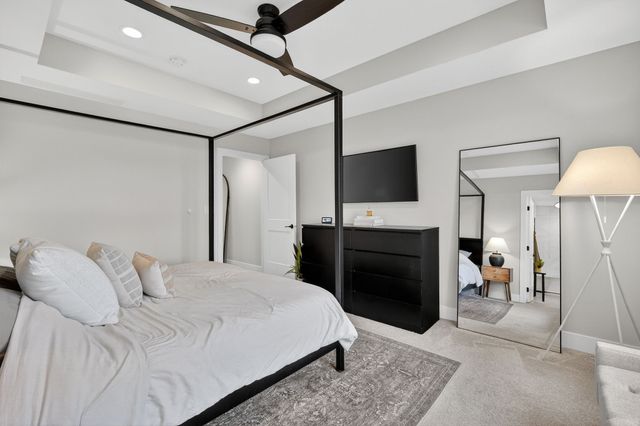 392 S 91st Street, West Des Moines, IA 50266