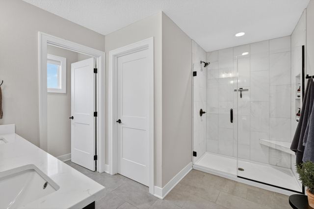 392 S 91st Street, West Des Moines, IA 50266