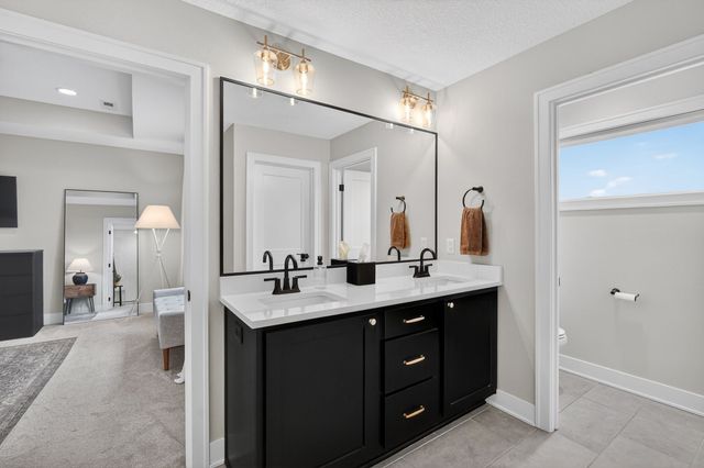 392 S 91st Street, West Des Moines, IA 50266